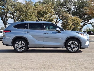 2023 Toyota Highlander Platinum