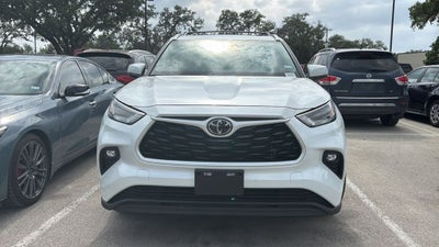 2023 Toyota Highlander XLE
