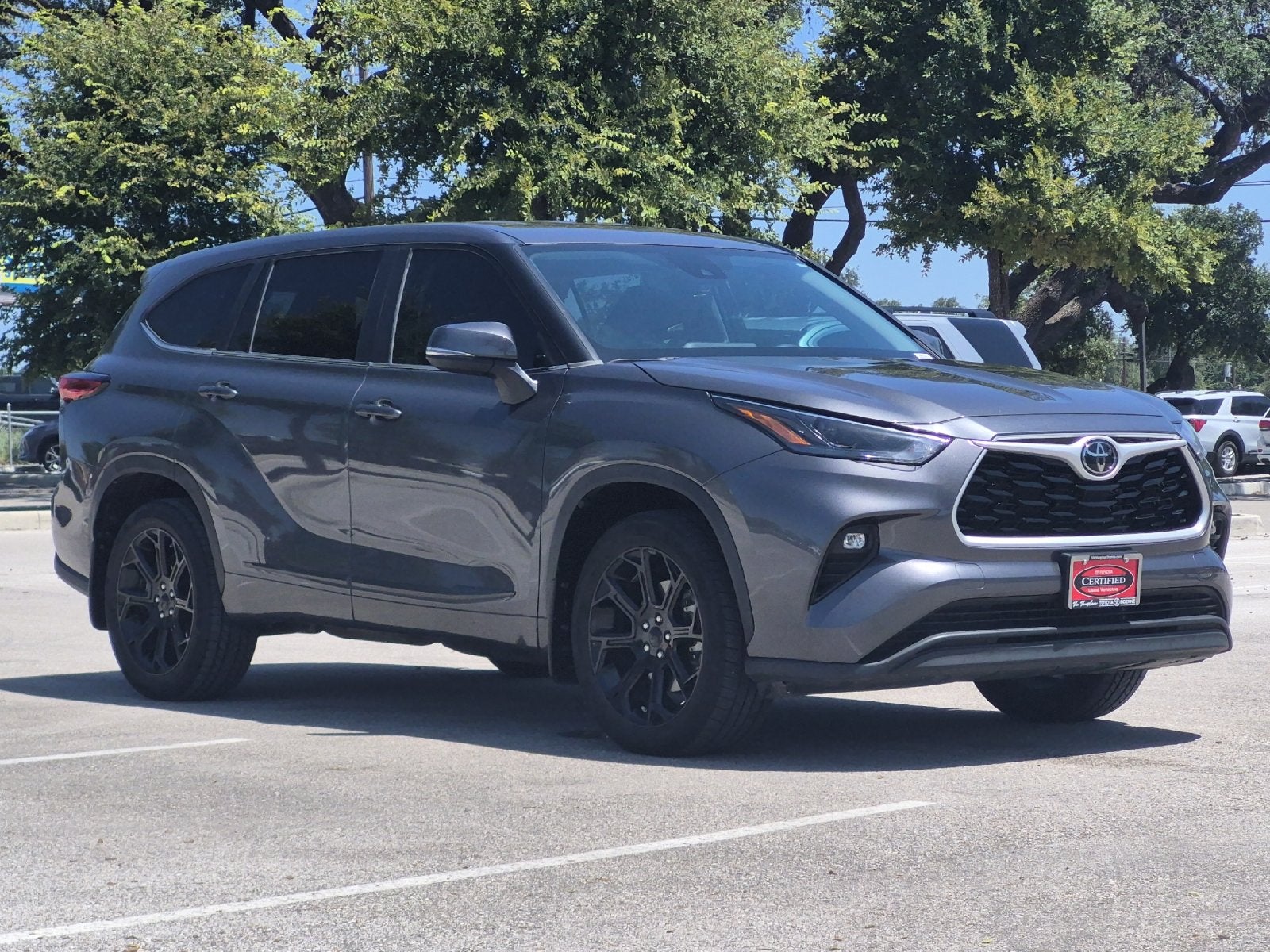 2023 Toyota Highlander LE