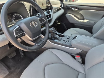 2026 Toyota Highlander XLE