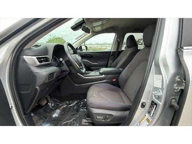 2024 Toyota Highlander LE - Photo 63