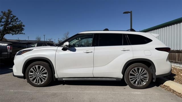 2025 Toyota Highlander Platinum