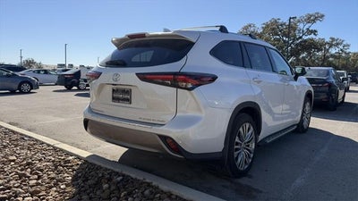 2025 Toyota Highlander Platinum