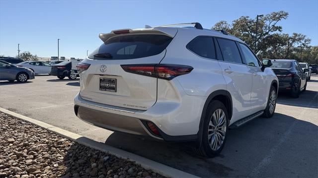 2025 Toyota Highlander Platinum