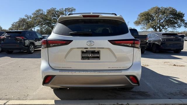 2025 Toyota Highlander Platinum