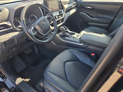 2025 Toyota Highlander XLE
