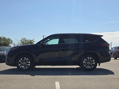 2025 Toyota Highlander XLE