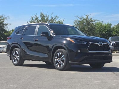 2025 Toyota Highlander XLE