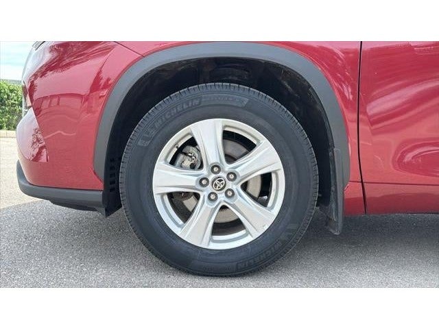 2025 Toyota Highlander LE