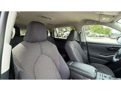 2025 Toyota Highlander LE
