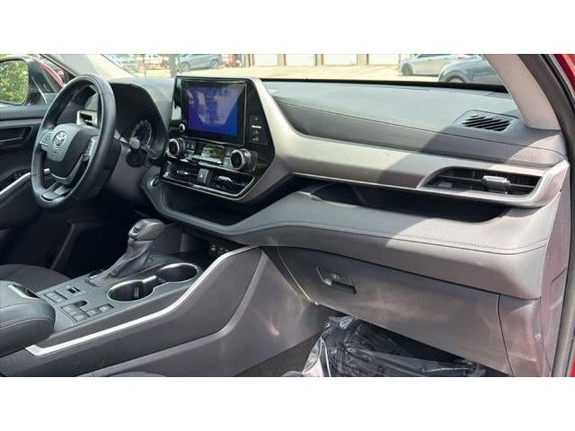 2025 Toyota Highlander LE