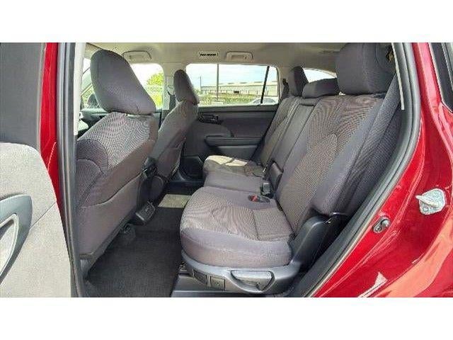 2025 Toyota Highlander LE