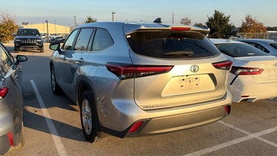 2023 Toyota Highlander LE