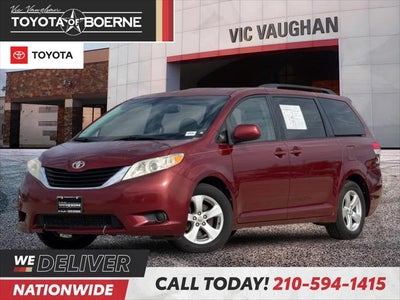 2012 Toyota Sienna LE 8 Passenger