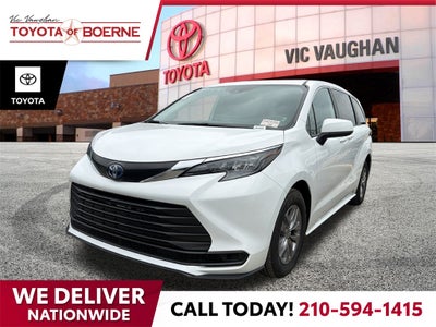 2025 Toyota Sienna LE 8 Passenger