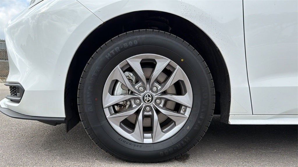 2025 Toyota Sienna LE 8 Passenger