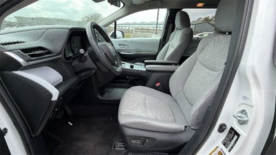 2025 Toyota Sienna LE 8 Passenger
