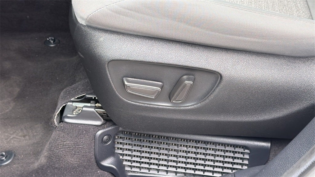 2025 Toyota Sienna LE 8 Passenger