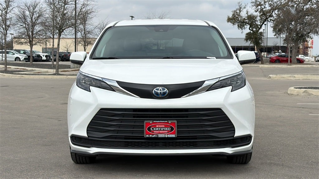 2025 Toyota Sienna LE 8 Passenger