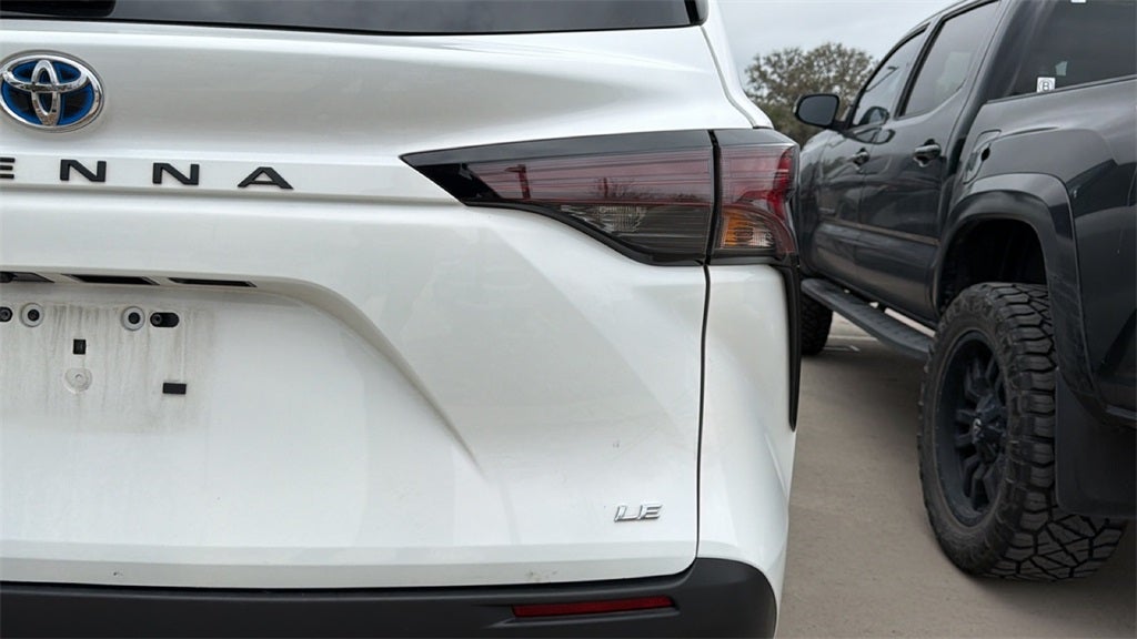 2025 Toyota Sienna LE 8 Passenger