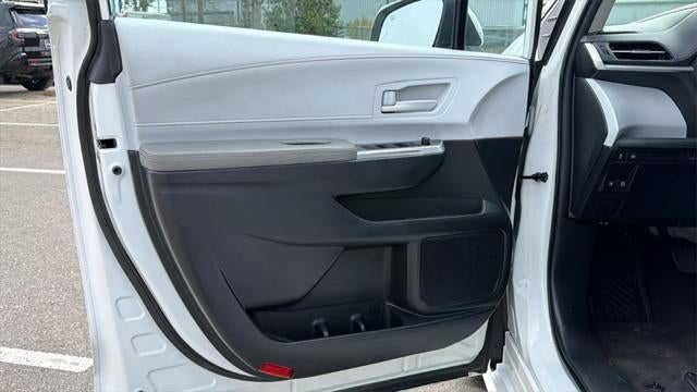 2025 Toyota Sienna LE 8 Passenger