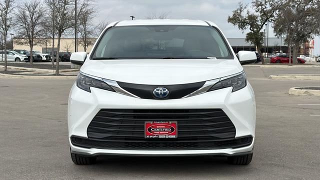 2025 Toyota Sienna LE 8 Passenger