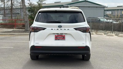 2025 Toyota Sienna LE 8 Passenger