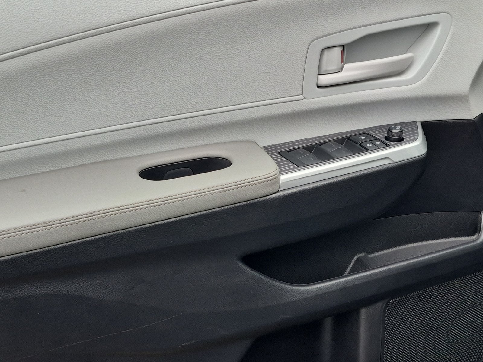 2025 Toyota Sienna LE 8 Passenger