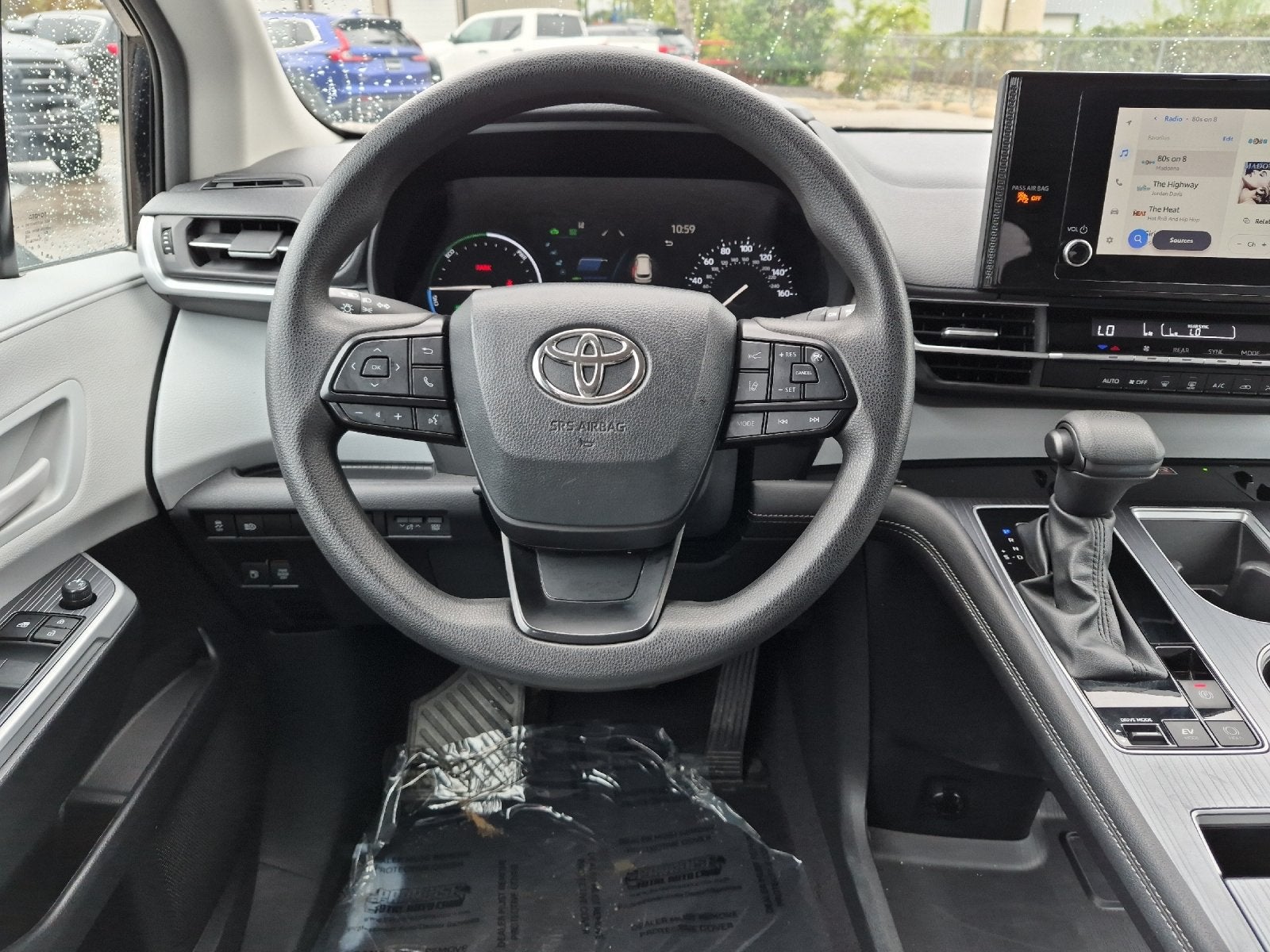 2025 Toyota Sienna LE 8 Passenger