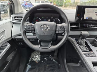 2025 Toyota Sienna LE 8 Passenger