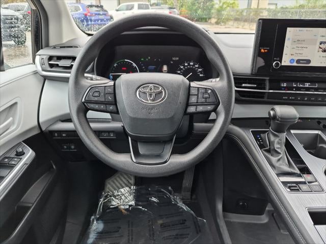 2025 Toyota Sienna LE 8 Passenger