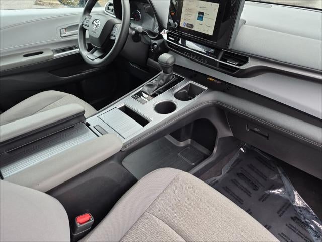 2025 Toyota Sienna LE 8 Passenger