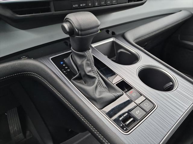 2025 Toyota Sienna LE 8 Passenger