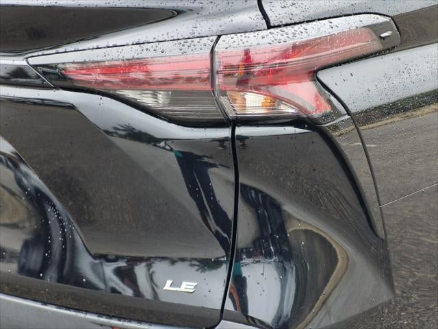 2025 Toyota Sienna LE 8 Passenger
