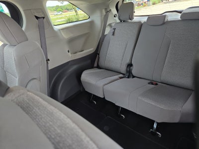 2022 Toyota Sienna LE 8 Passenger