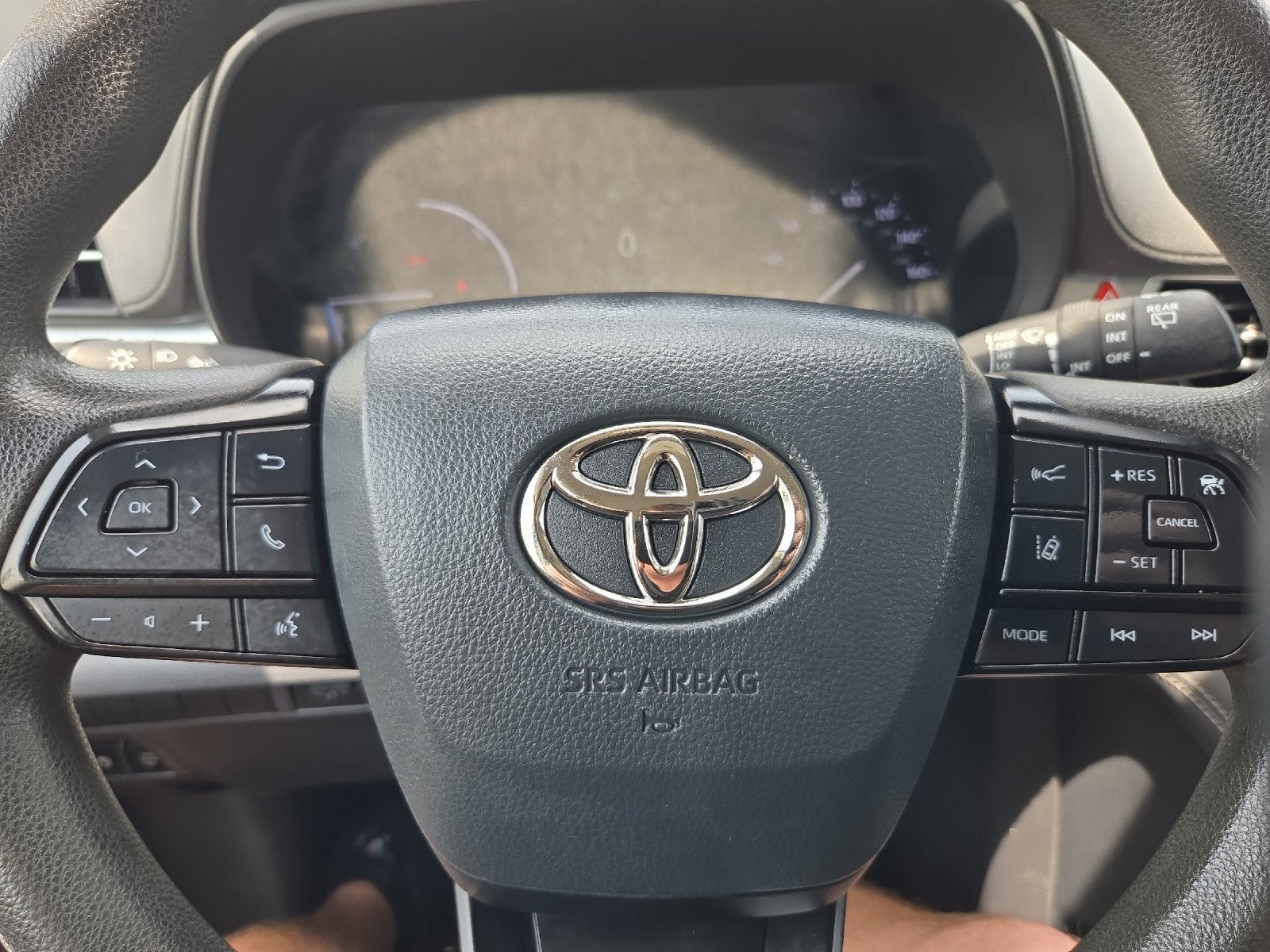 2022 Toyota Sienna LE 8 Passenger