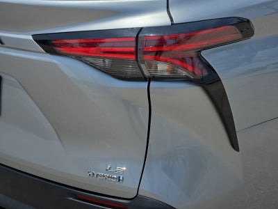 2022 Toyota Sienna LE 8 Passenger