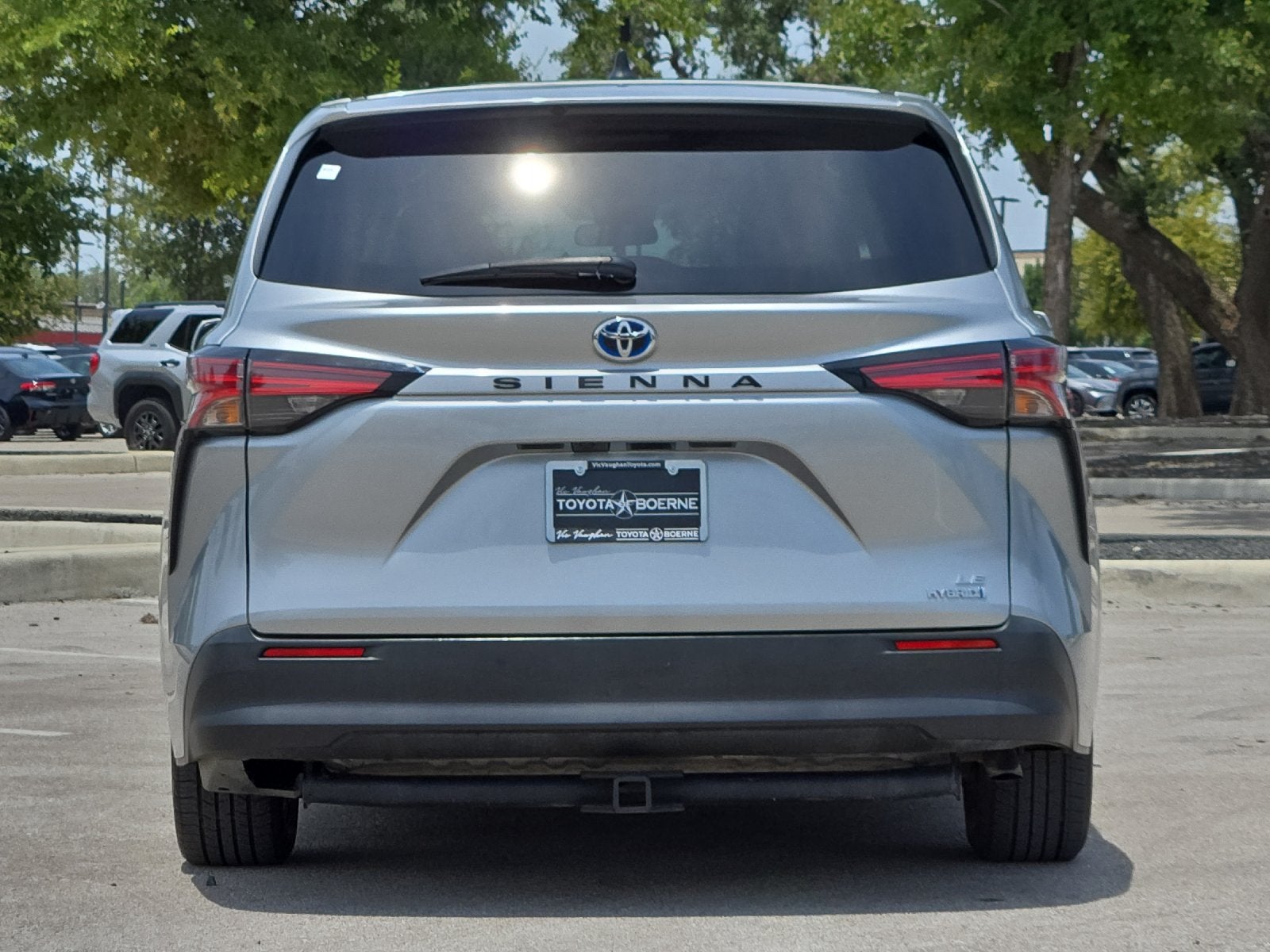 2022 Toyota Sienna LE 8 Passenger