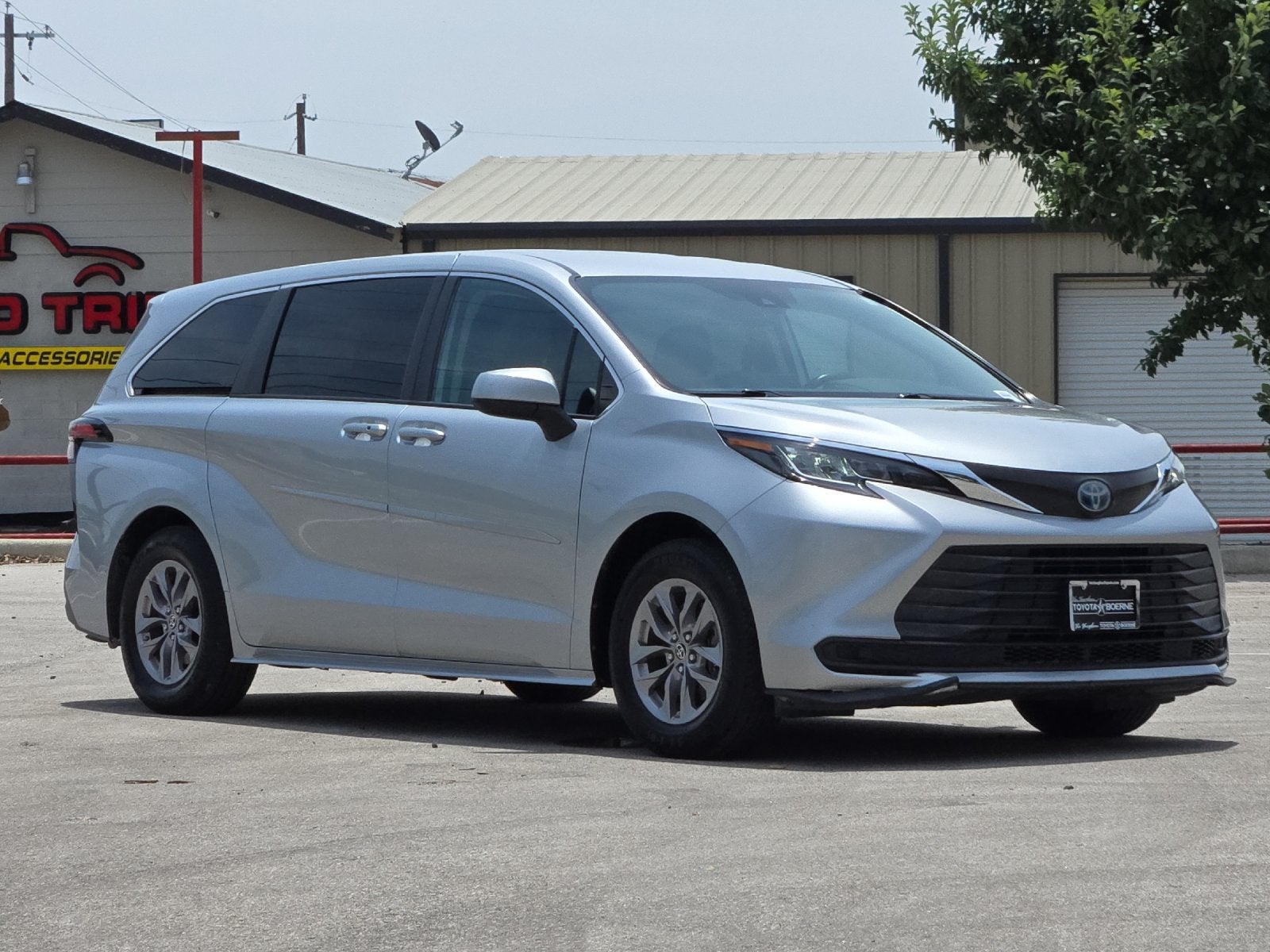 2022 Toyota Sienna LE 8 Passenger