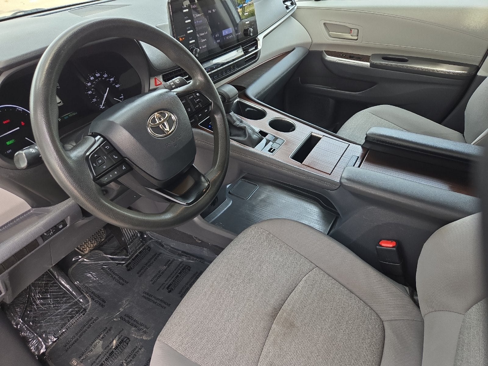 2022 Toyota Sienna LE 8 Passenger