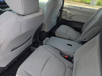 2022 Toyota Sienna LE 8 Passenger
