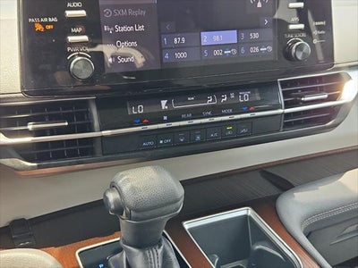 2022 Toyota Sienna LE 8 Passenger