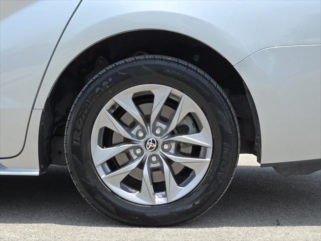 2022 Toyota Sienna LE 8 Passenger