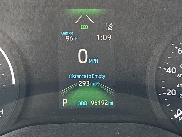 2022 Toyota Sienna LE 8 Passenger
