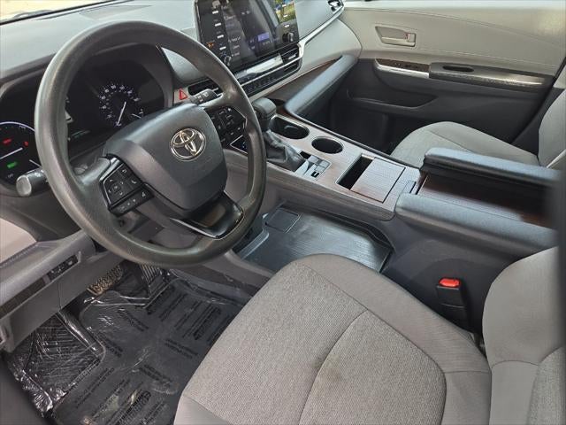 2022 Toyota Sienna LE 8 Passenger
