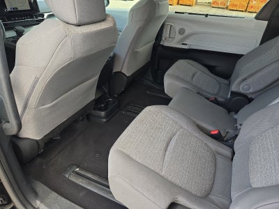 2025 Toyota Sienna LE 8 Passenger