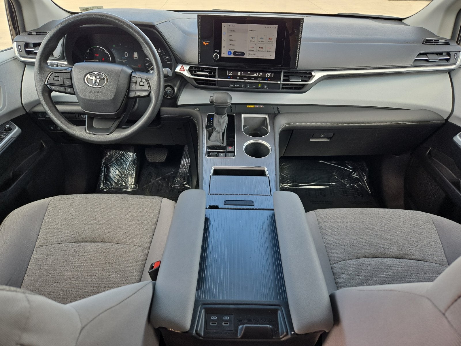 2025 Toyota Sienna LE 8 Passenger
