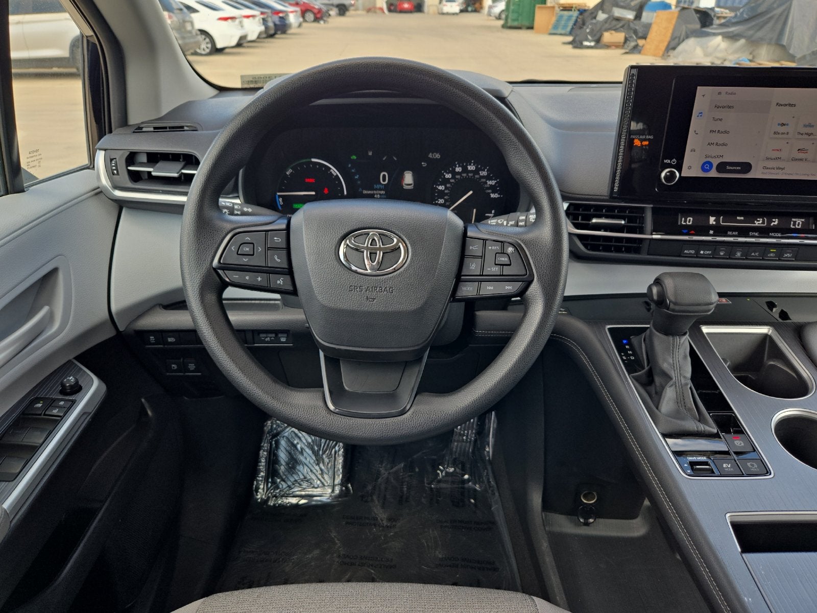 2025 Toyota Sienna LE 8 Passenger