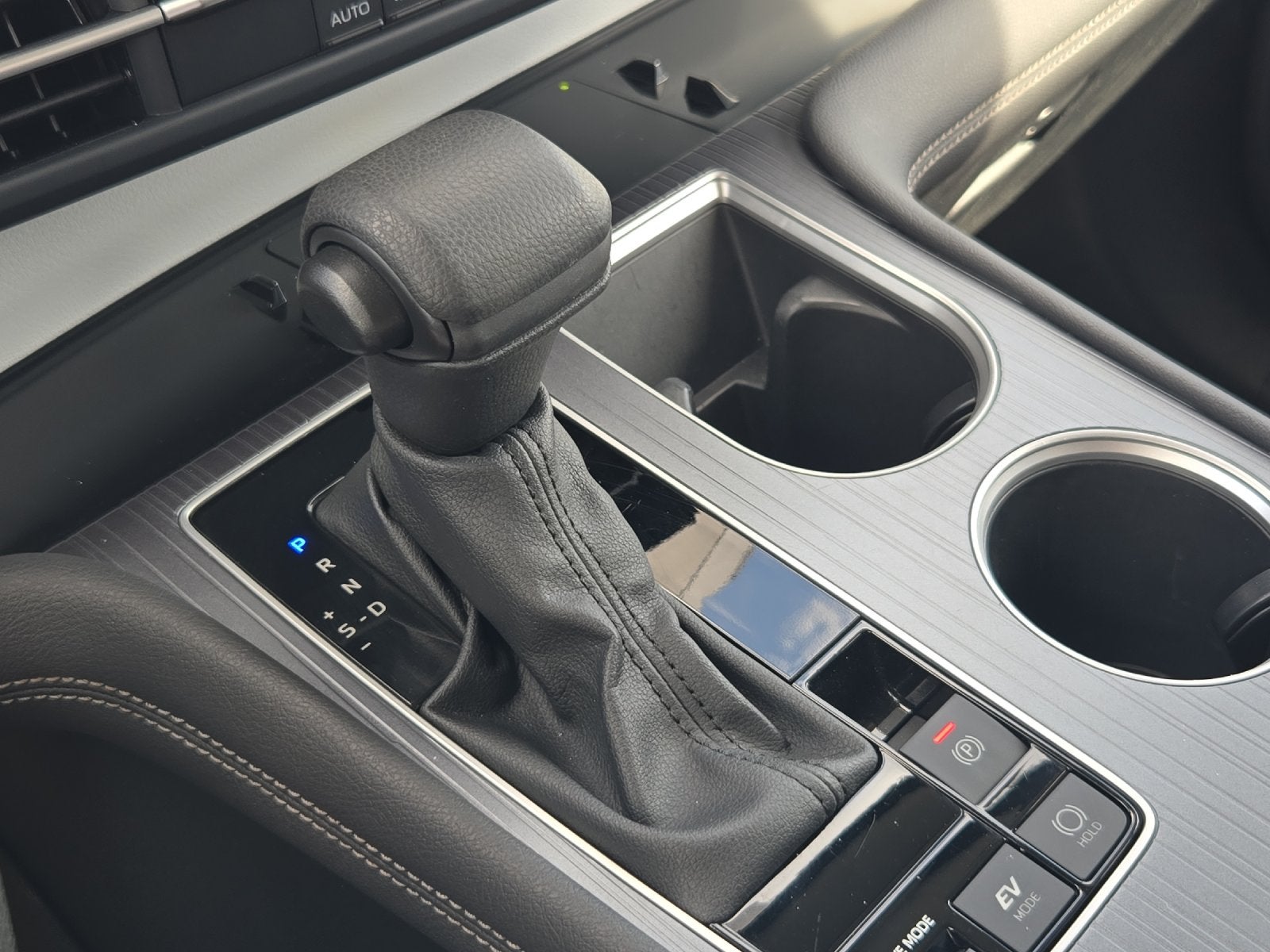 2025 Toyota Sienna LE 8 Passenger