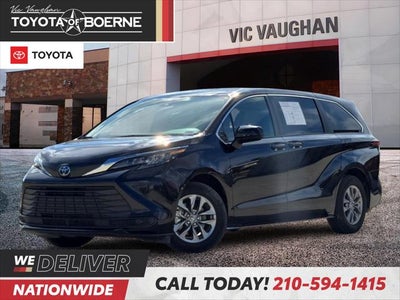 2025 Toyota Sienna LE 8 Passenger